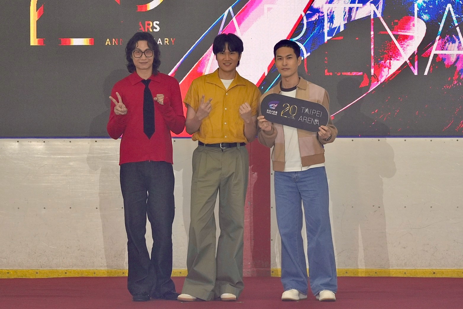 金曲樂團宇宙人站台慶祝臺北小巨蛋20週年。（圖／記者陳明中攝）