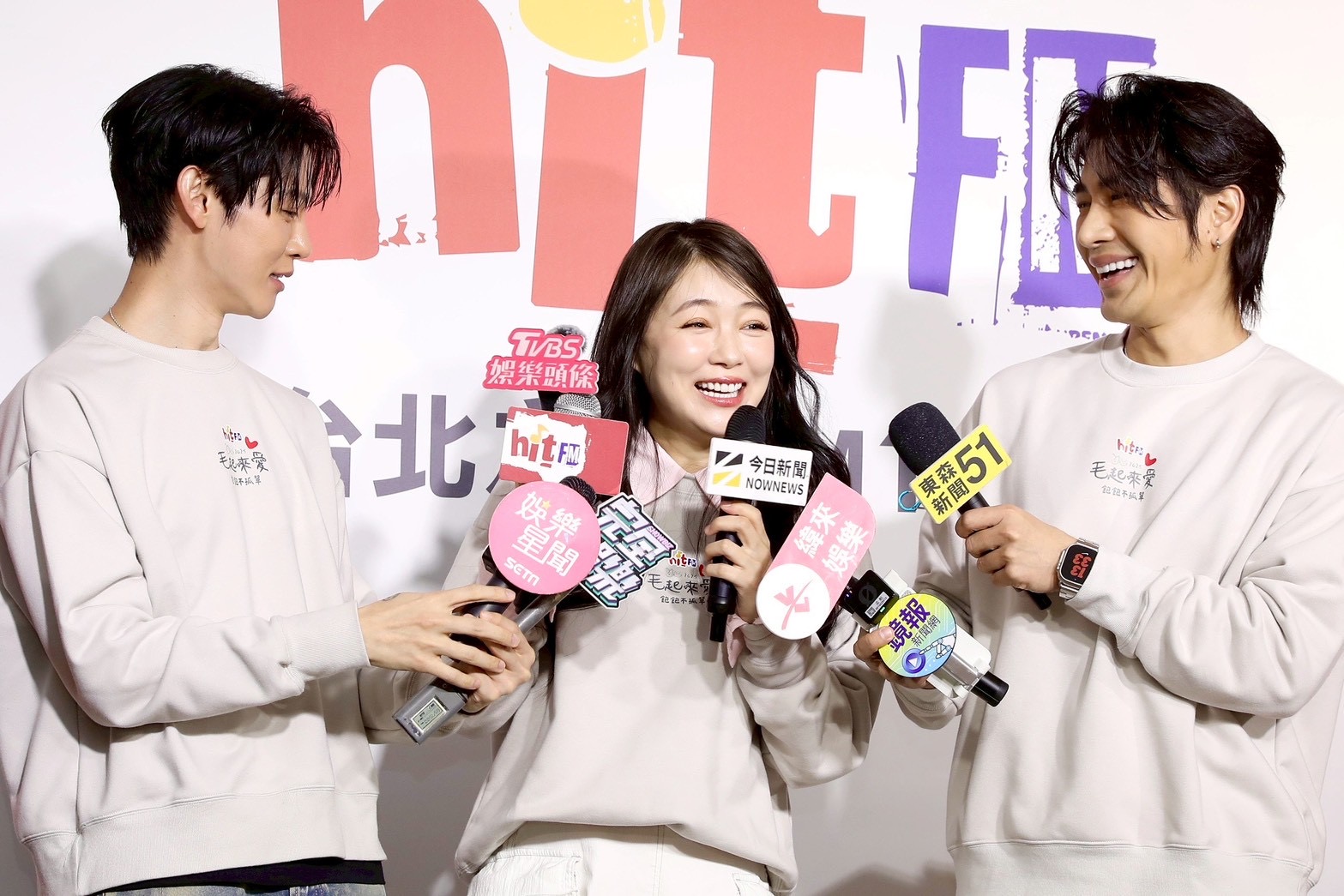 丫頭（中）與夏和熙（左）、森田一起出席「2025毛起來愛」公益記者會。（圖／記者王人傑攝）