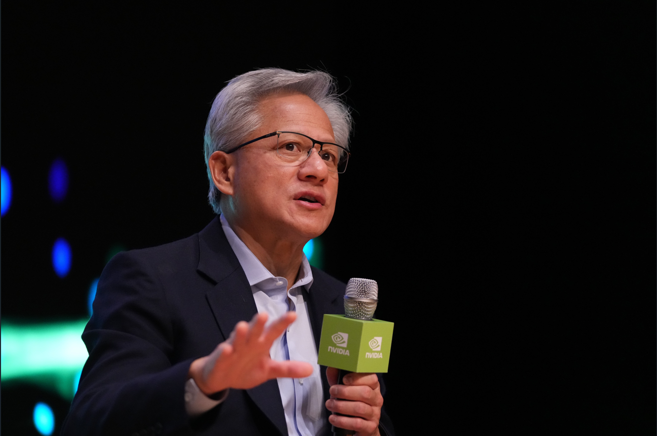 AI教父預言：AI會取代你的工作　黃仁勳竟反駁說了「這話」