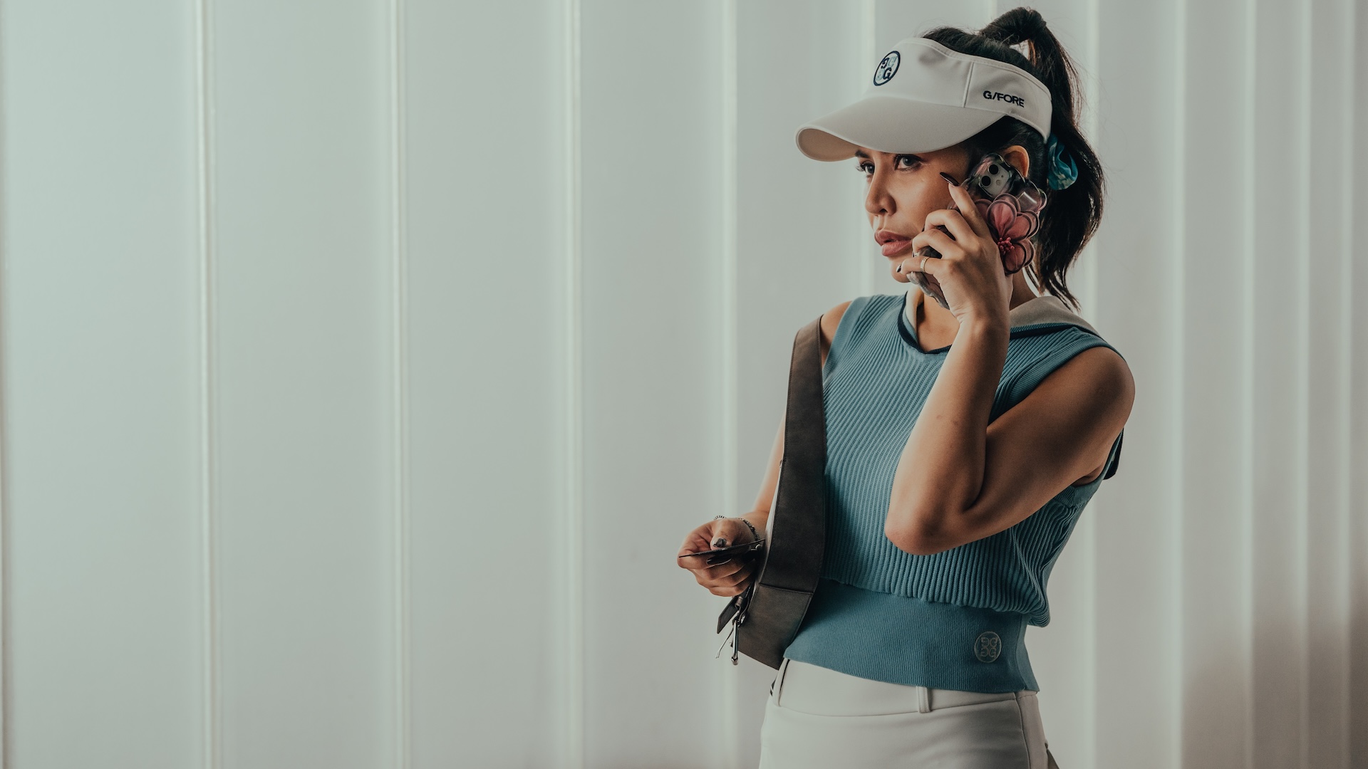 艾怡良飾演的酒店媽媽桑。(圖/六魚文創提供)