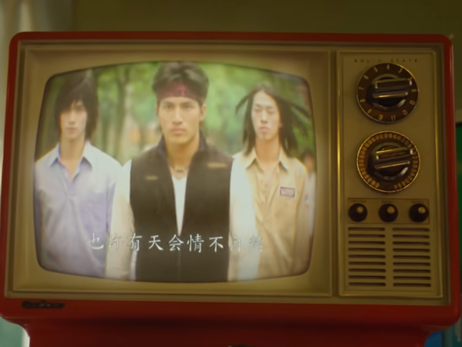 〈恆星不忘Forever Forever〉MV一丁點畫面都不開放朱孝天露出。（圖／翻攝相信音樂YouTube）