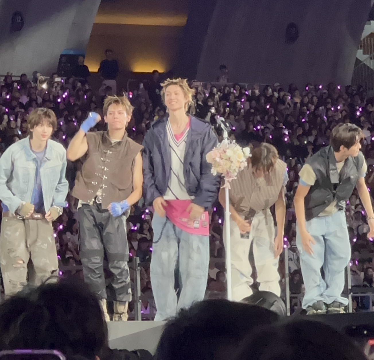 圖說：CORTIS 獲獎，成員趙雨凡（左二）用中文感謝。（圖／粘湘婉攝）