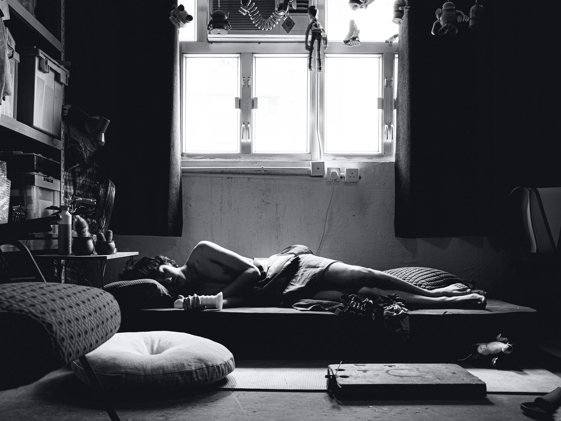 《眾生相》以黑白呈現。(圖/佳映娛樂提供)