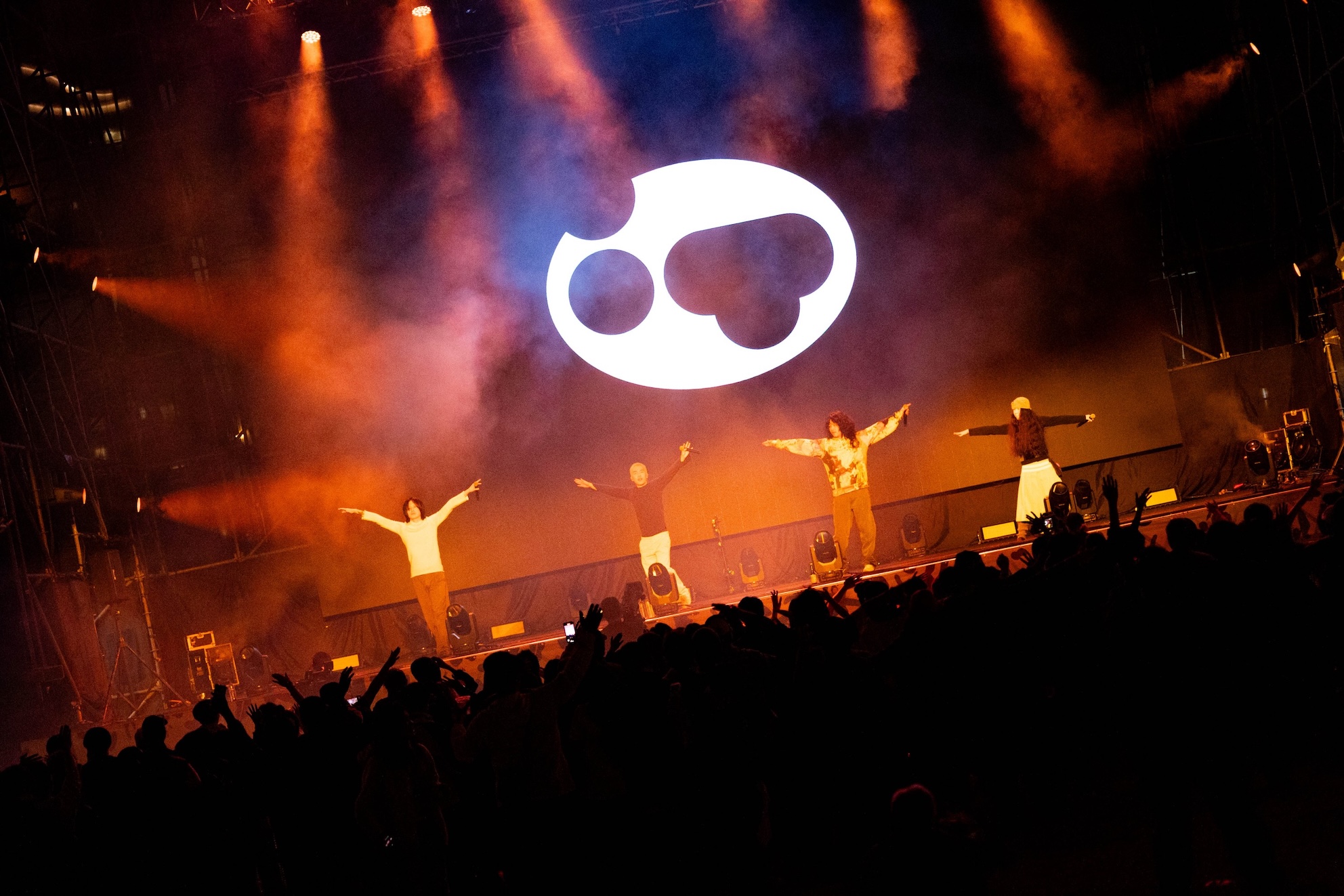 BTS合作韓團Balming Tiger嗨炸現場　流利中文狂喊：我愛你們