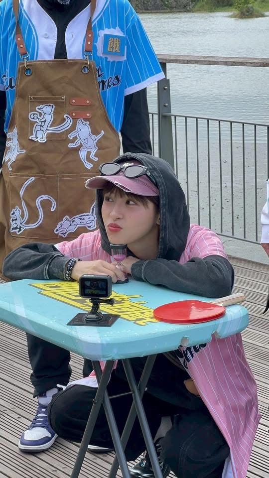 《飢餓遊戲》主持人峮峮卸下主持棒，正式從節目畢業。（圖／翻攝自飢餓遊戲臉書）