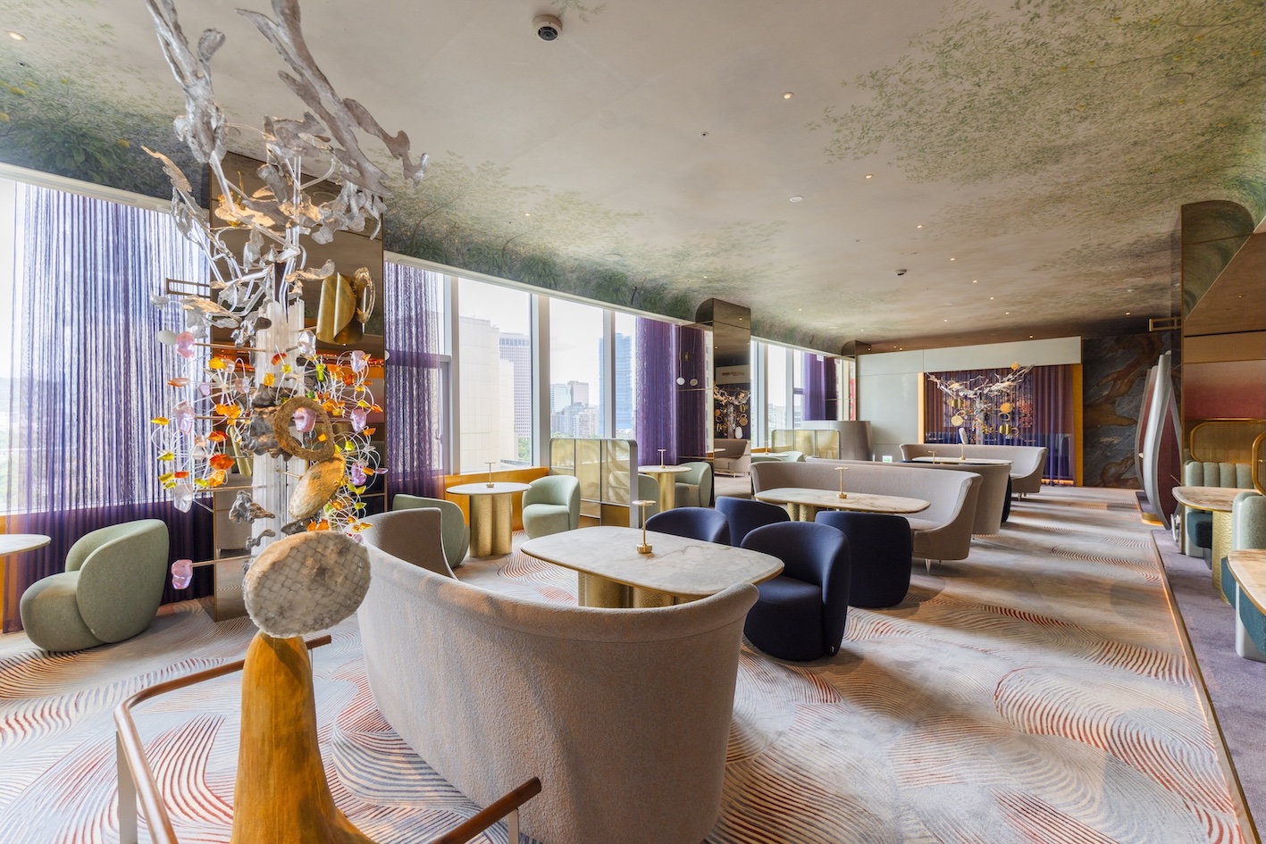 星巴克典藏DREAM PLAZA台北在溫暖燈火與節慶氛圍中揭開冬日序幕。(圖/星巴克提供)