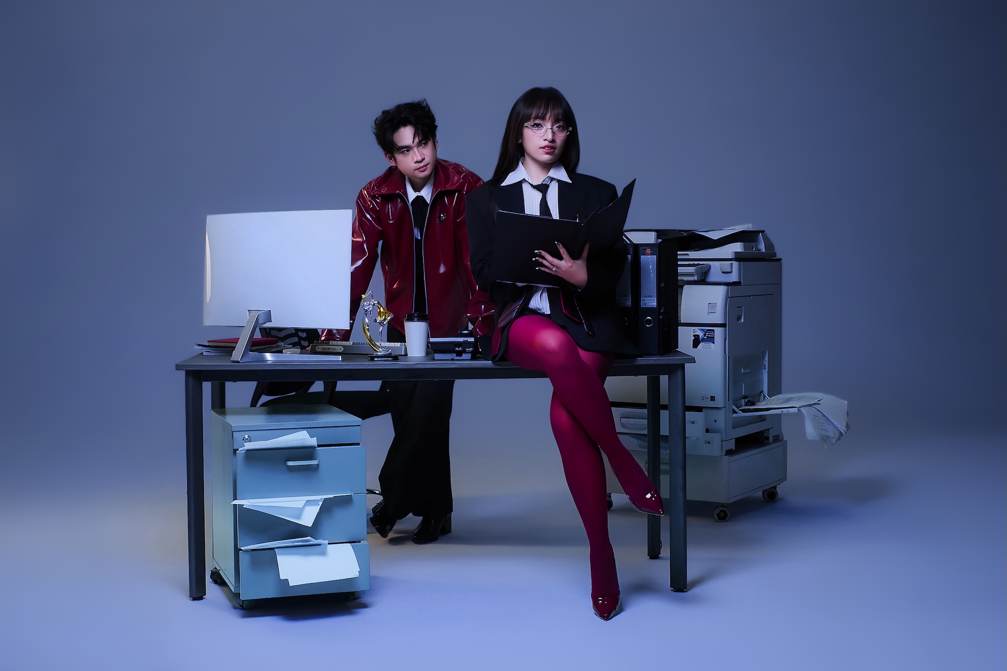 〈4to9〉的主題概念視覺設定在辦公室,許多音效都帶著一種若有似無的暗示。(圖/索尼音樂提供)