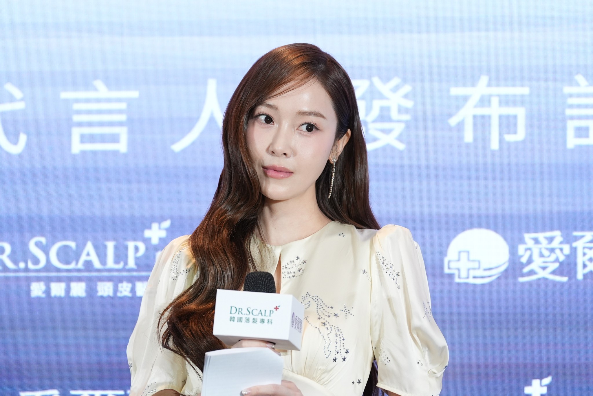 Jessica 認累爆回家秒睡不洗頭　愛吃火鍋曝醬料秘方自豪：很好吃
