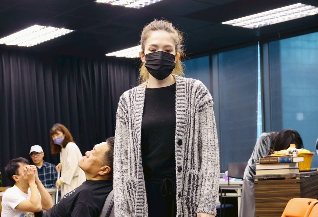 許瑋甯挺病體現身「高燒一度飆39度」　為哺乳忍耐不吃特效藥