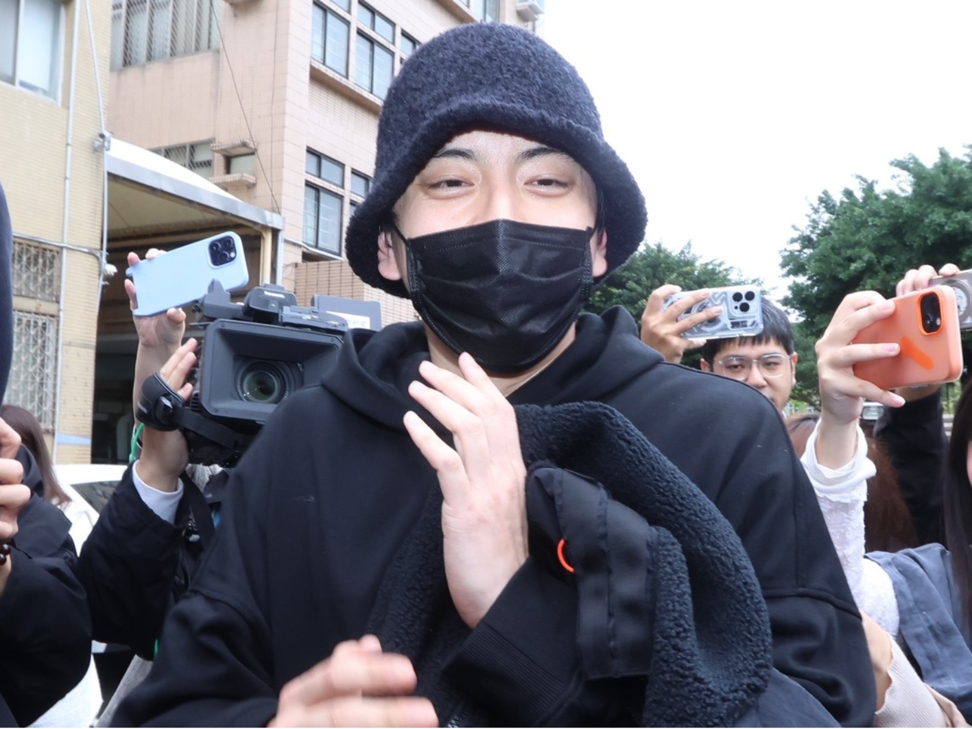 王大陸湊齊500萬元交保了。（圖／娛樂中心攝）