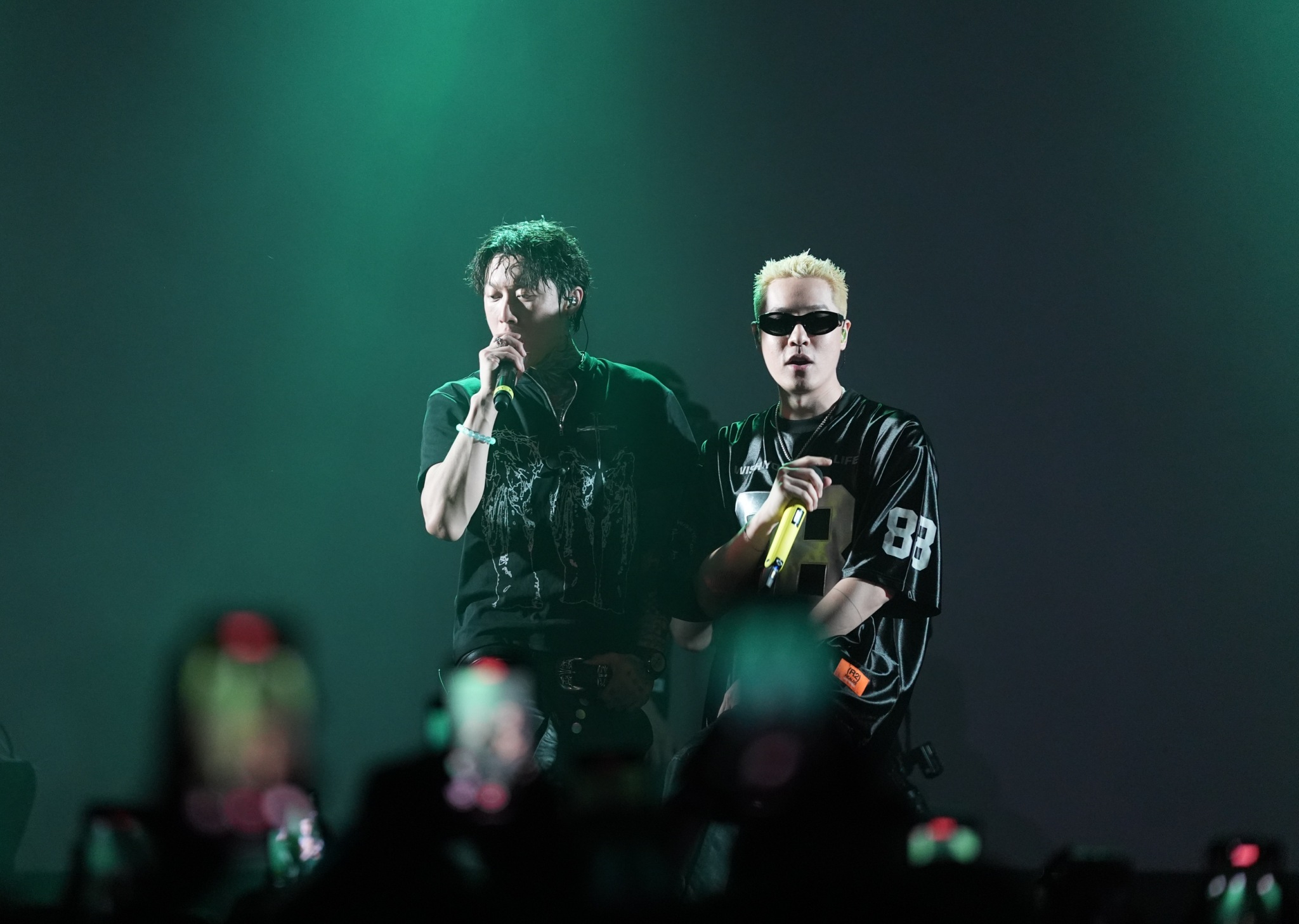 周湯豪（右）、PSY.P 舞臺上完美合作默契十足。（圖／記者陳明中攝）