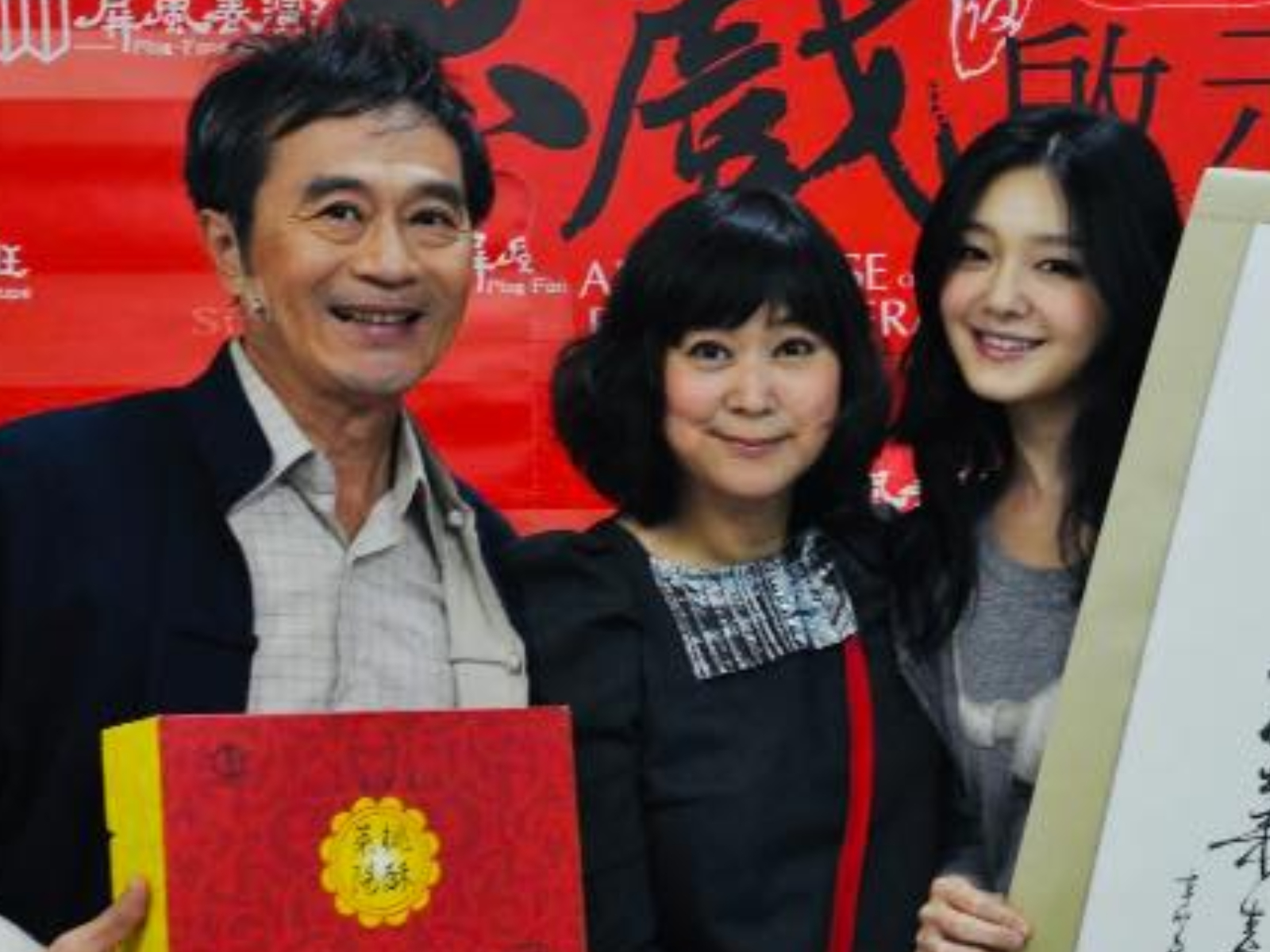 大S（右起）和王月、李國修私交要好。（圖／記者許方正攝）
