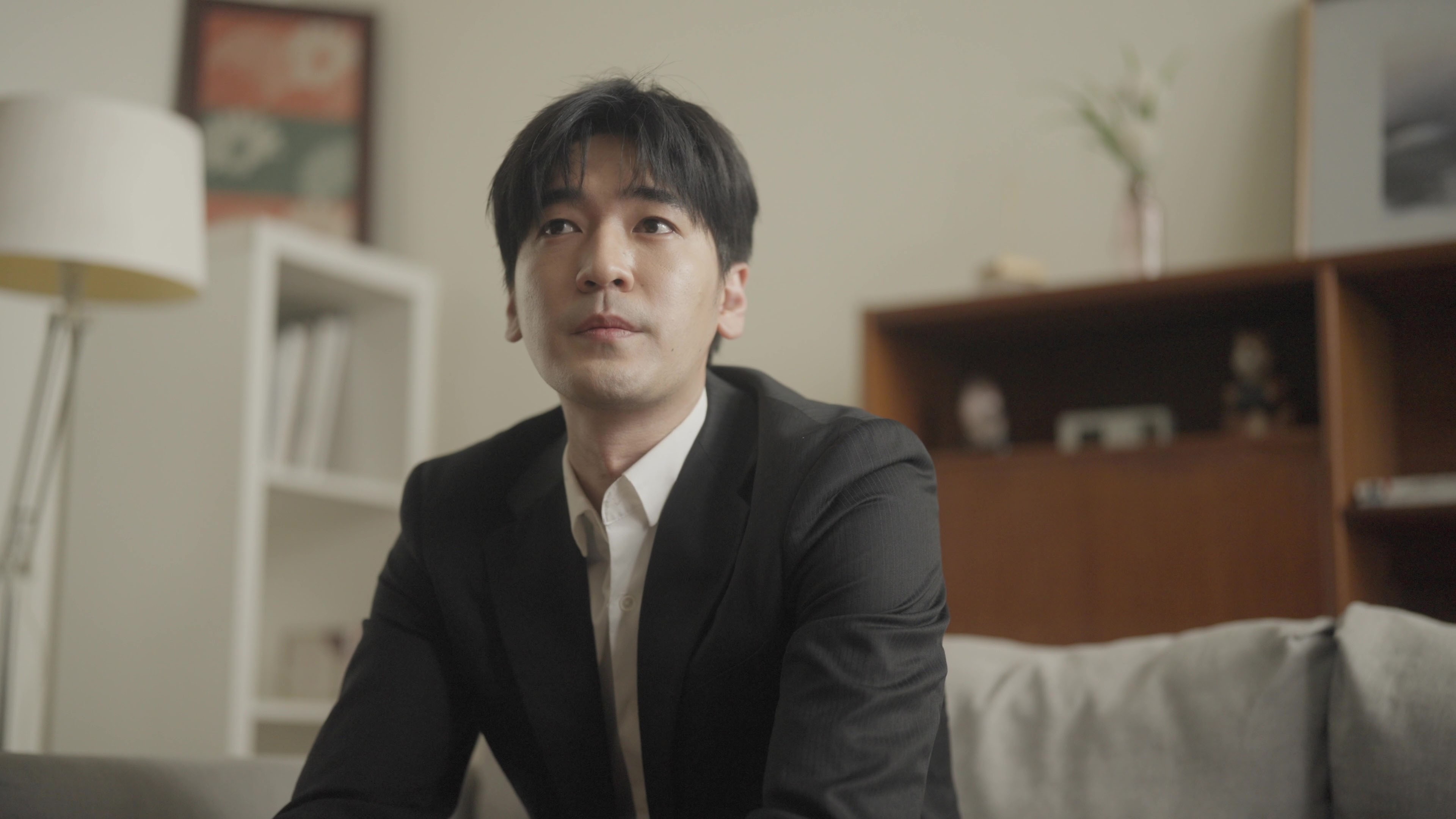 涂善存在〈阿爸的話〉MV分飾兩角。（圖／甲上娛樂提供）