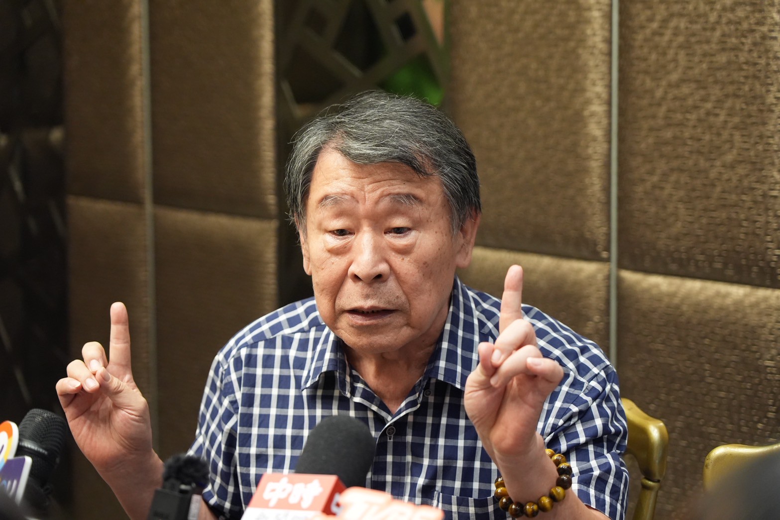 陸一龍不解好手好腳幹嘛不當兵！（圖／記者陳明中攝）
