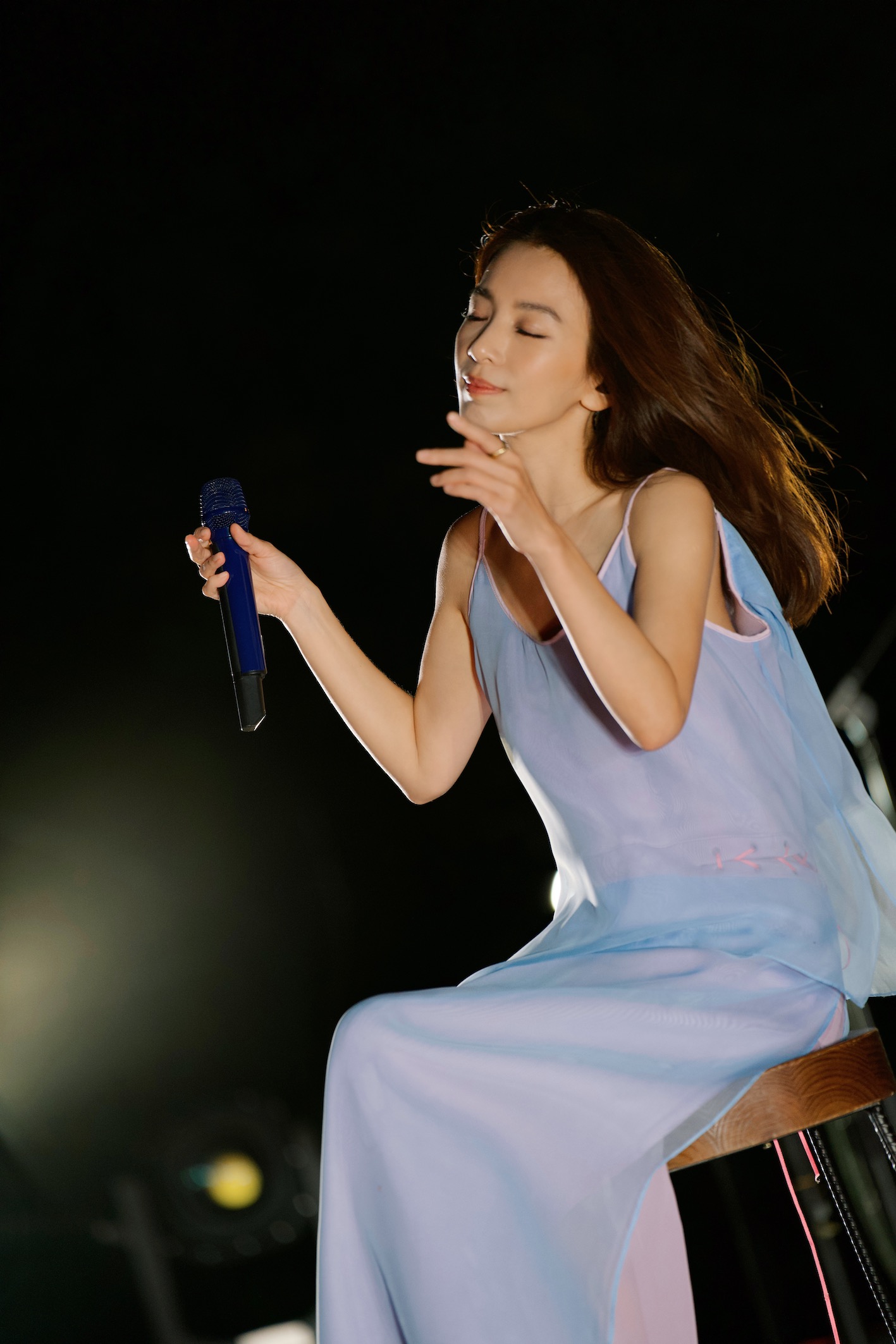 週末田馥甄帶著田調之友們上山聽歌。（圖／何樂音樂提供）