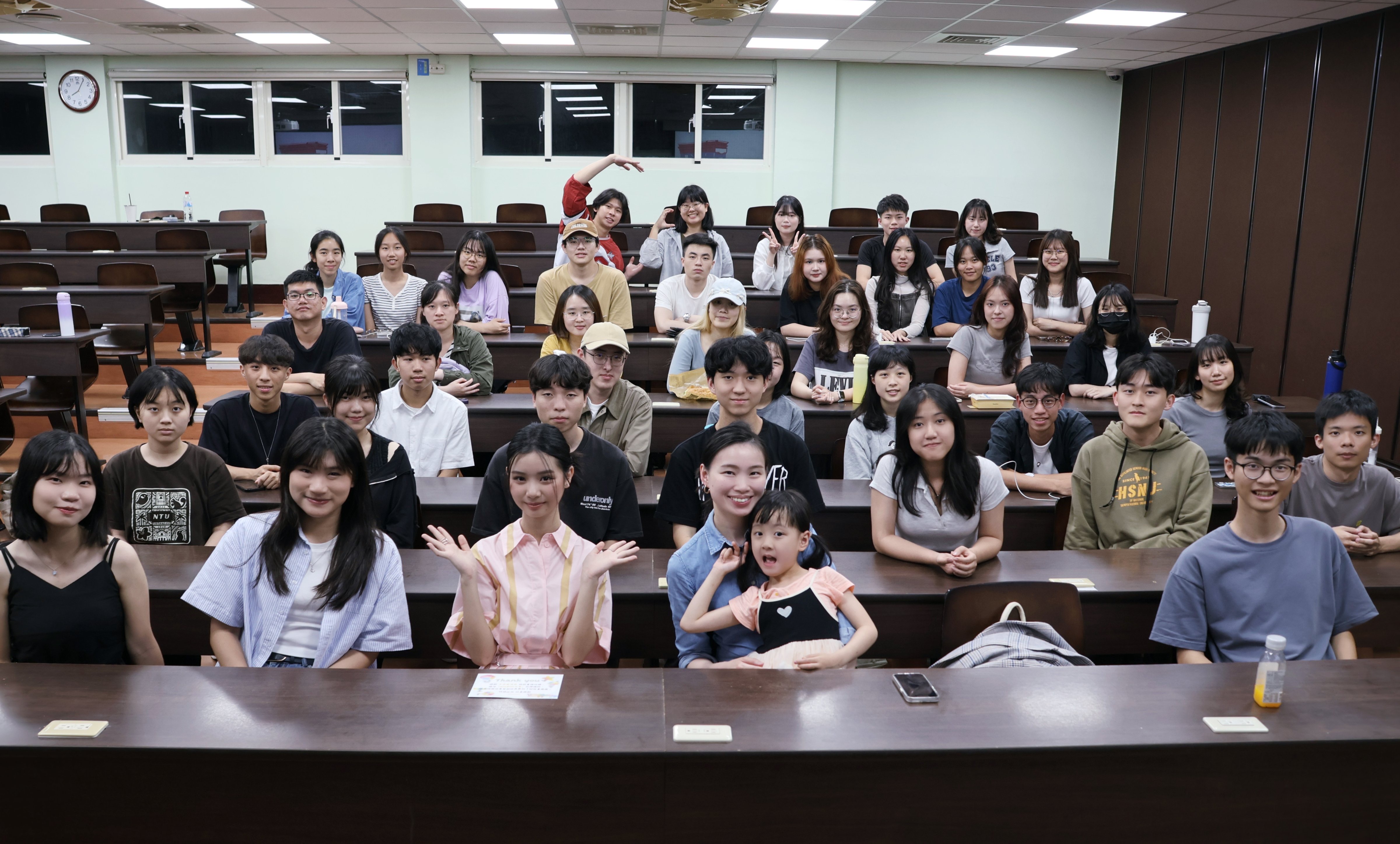 于卉喬(喬喬)日前受邀臺大童癌童語服務社演講。（圖／光意娛樂提供）