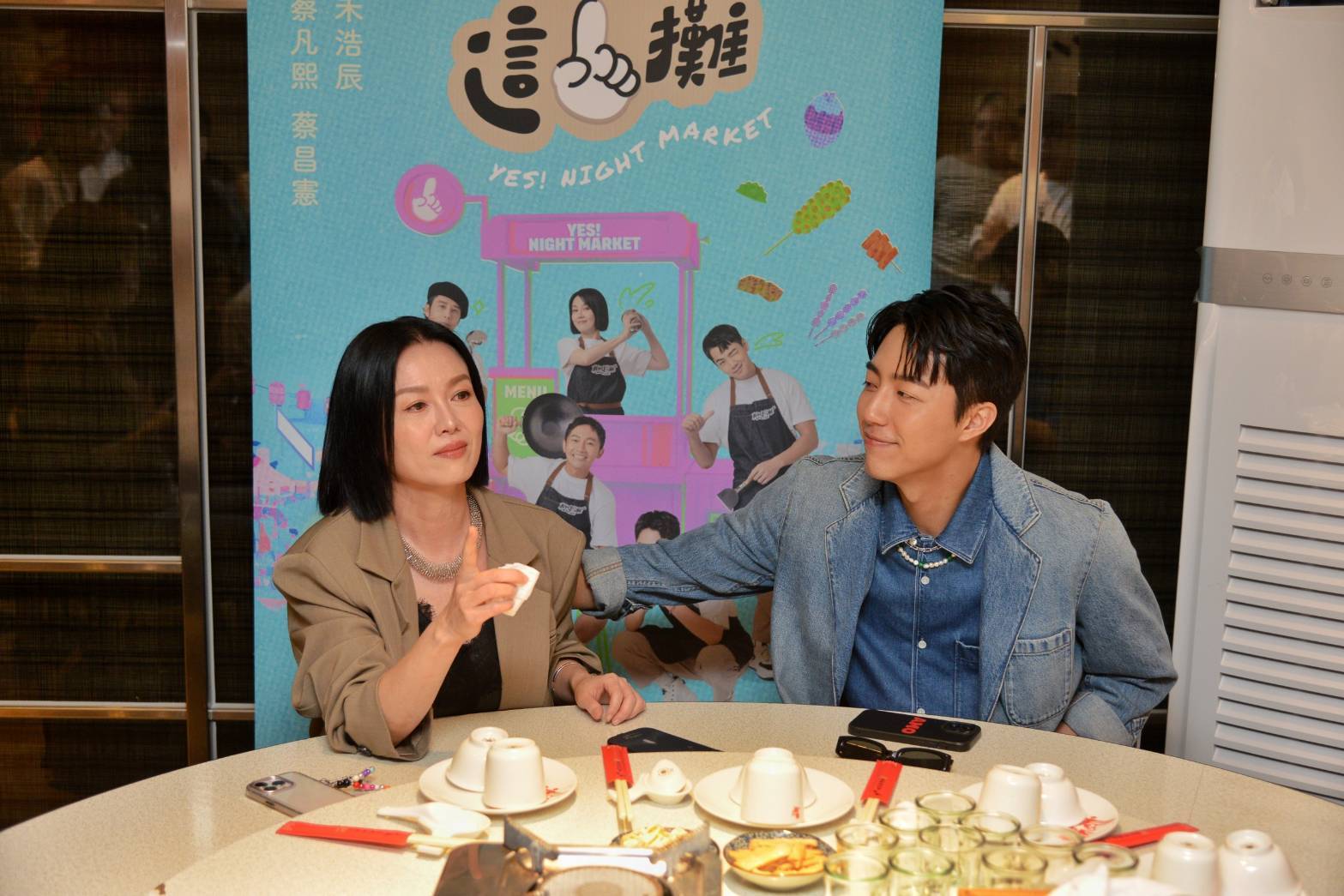 苗可麗、蔡凡熙談及母親節規劃，勾起苗可麗喪母悲傷。（圖／華視、三立提供）
