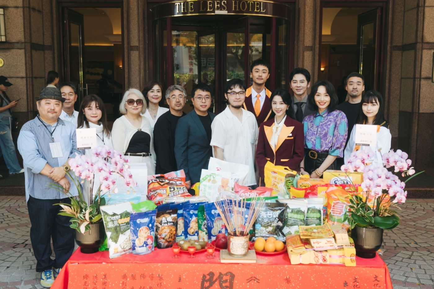 製作人徐志怡（左起）、製作人高珈琳、編劇吳洛纓、高雄市電影館館長黃晧傑等人。（圖／一念電影提供）
