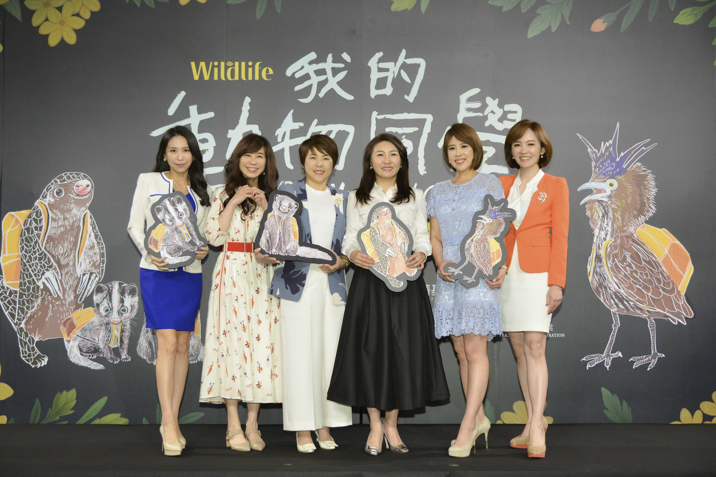 主播高毓璘（左起）、白心儀、三立副總白舒樺、總經理高明慧 主播朱培滋、主播陳姿利。（圖／三立提供）