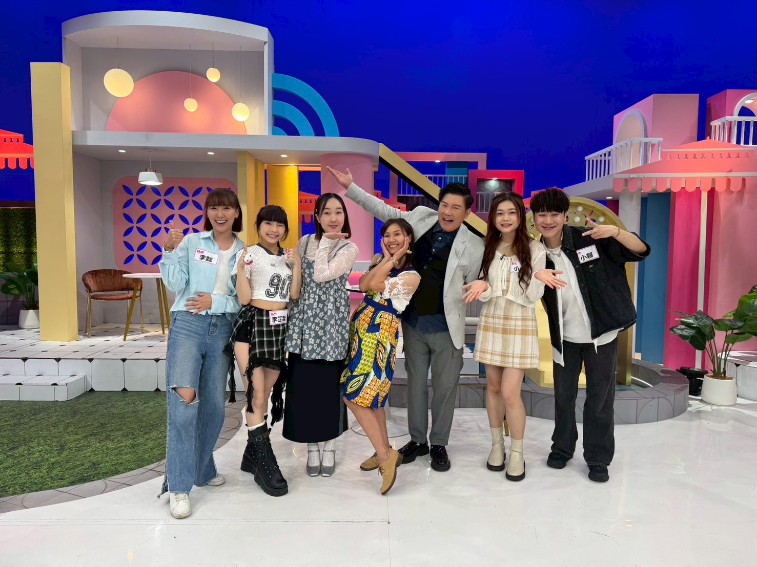 《女王大人》推薦家鄉美食！小賴端出必比登神級火鍋、李懿推傳統米干。（圖／緯來綜合台提供）