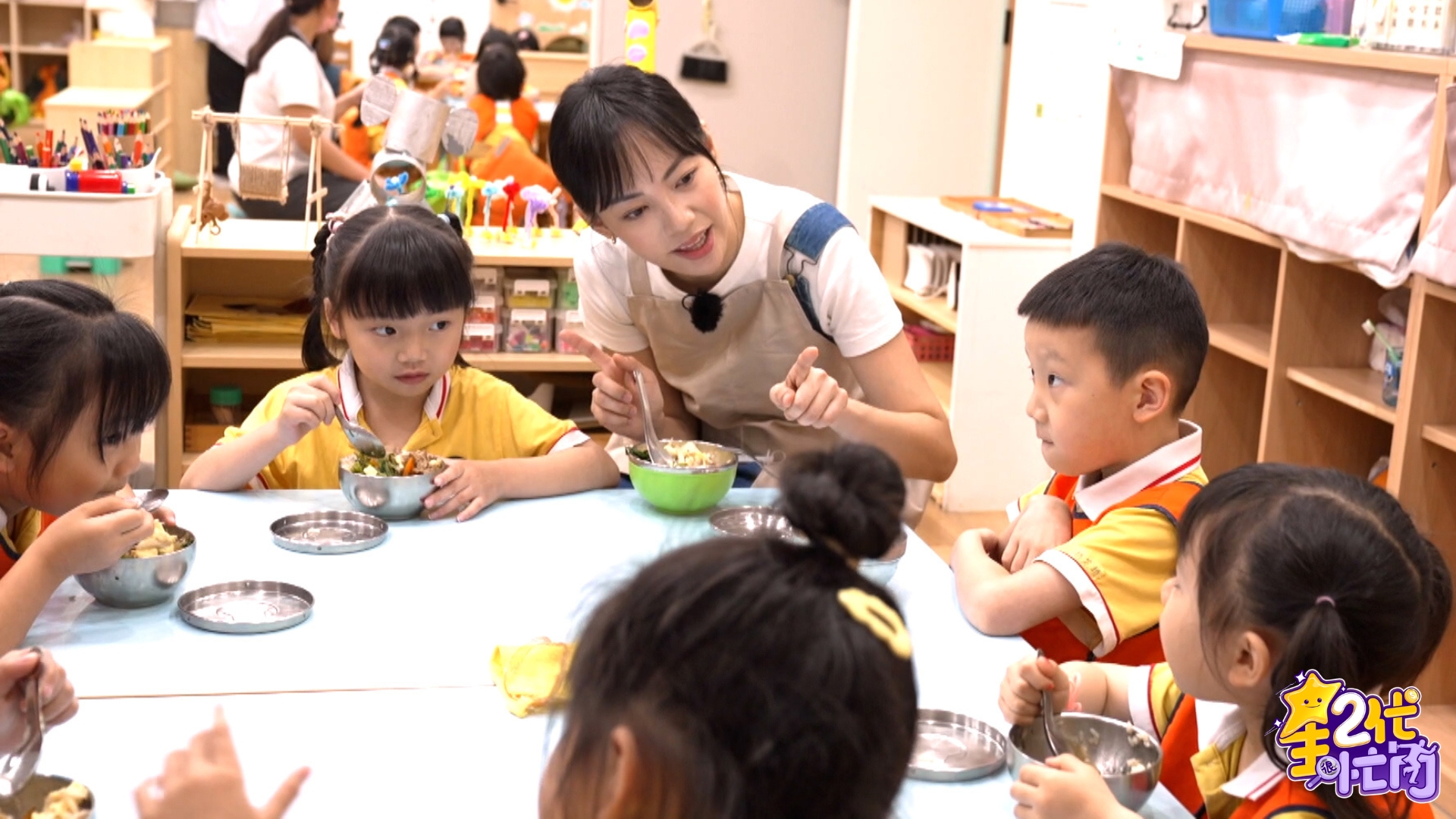 焦曼婷變身幼兒園廚工，親手做便當孝敬爸爸焦恩俊。（圖／Yahoo提供）