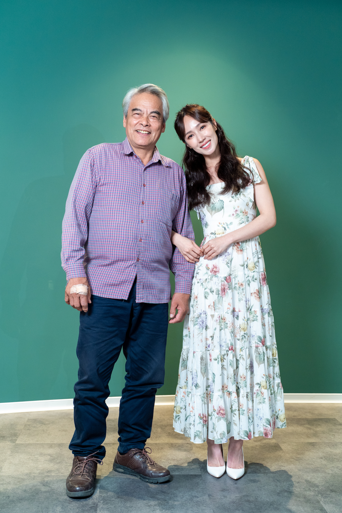 林慶台跟小薰在劇中飾演父女，是霧鹿部落的布農族。（圖／大愛提供）