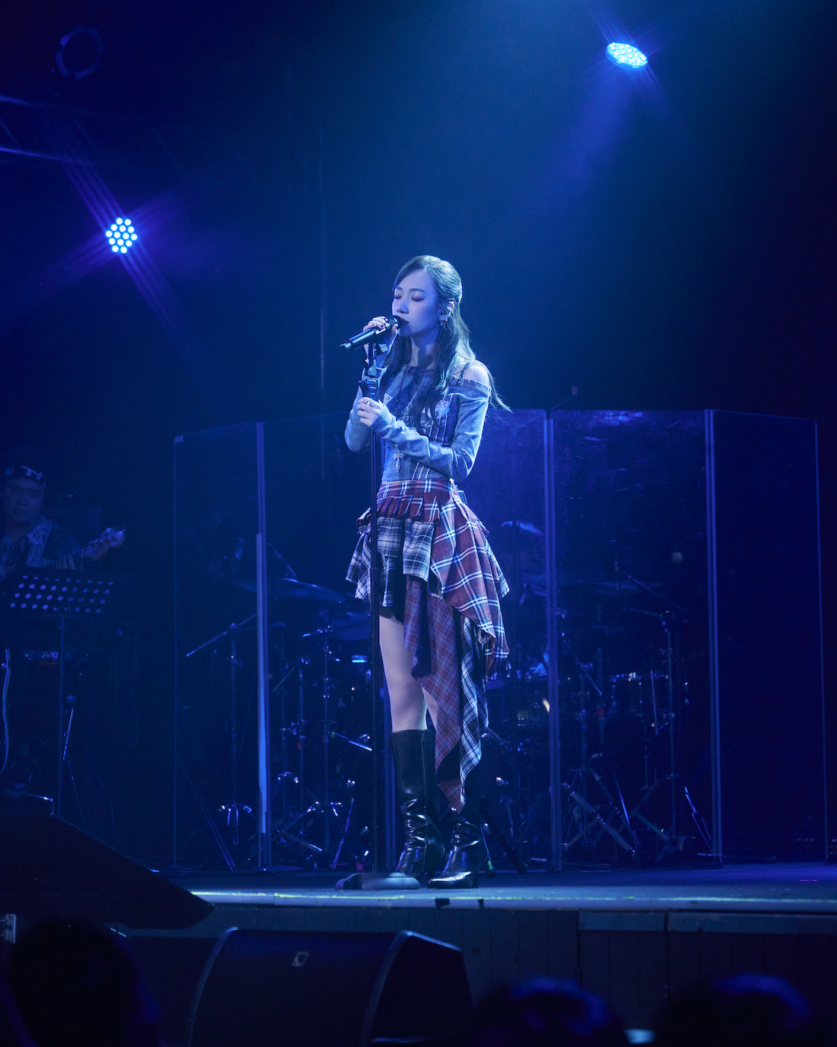演唱會還首次加入「點歌」環節，Julia演唱一段歌迷點的遺珠歌曲〈星海〉。（圖／寬宏藝術提供）
