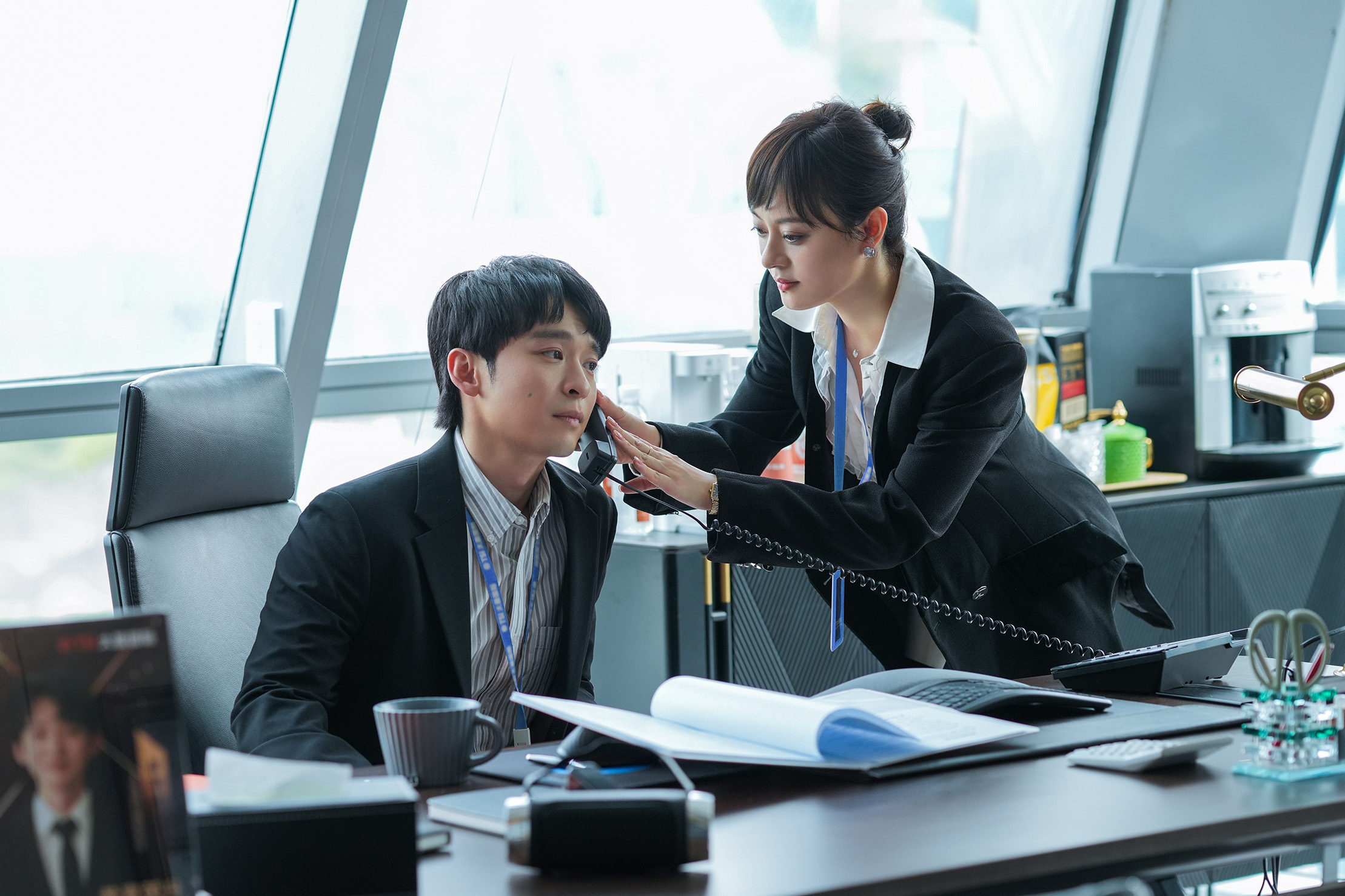 孫儷（右）和董子健劇中亦師亦有攜手拼事業。（圖／愛爾達電視提供）