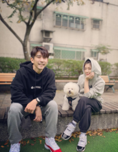 賈靜雯愛犬miu miu是大女兒Angel五歲禮物。（圖／翻攝自IG）