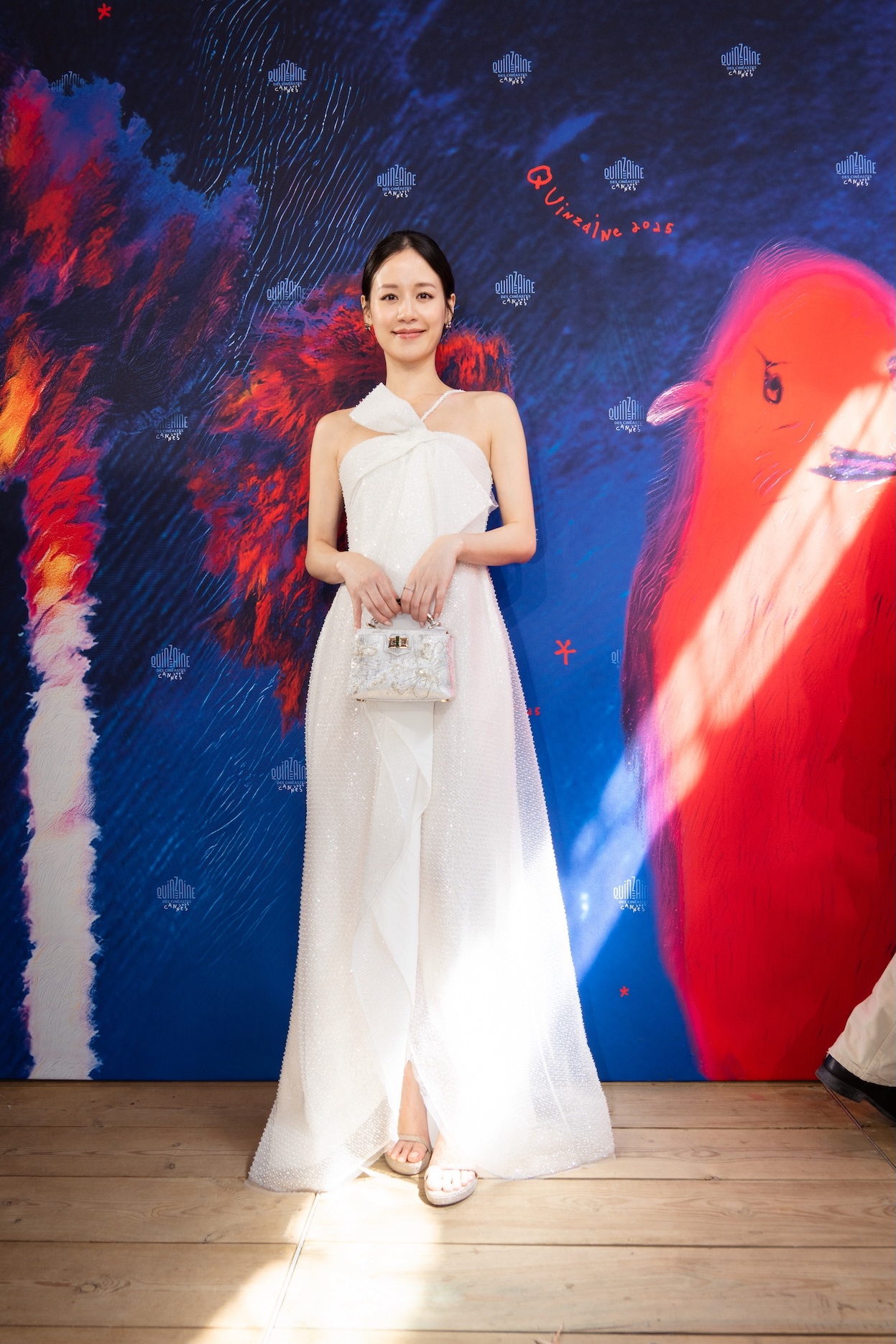 袁子芸以一襲白色禮服亮相。（圖／力天娛樂提供）