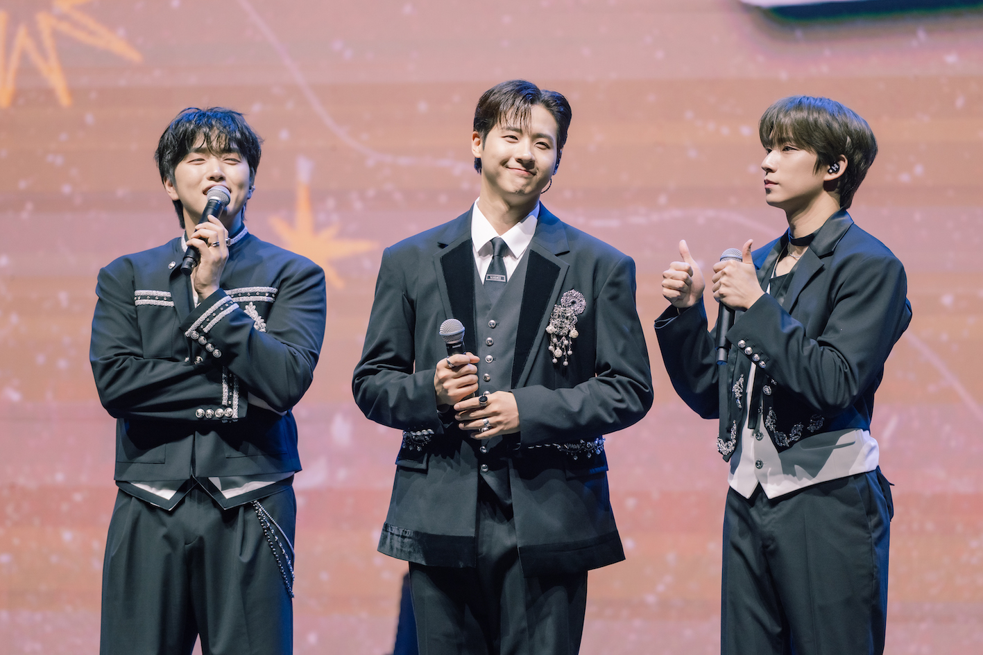 B1A4燦多（左起）、CNU、孔燦。（圖／SHOWOFFICE提供）