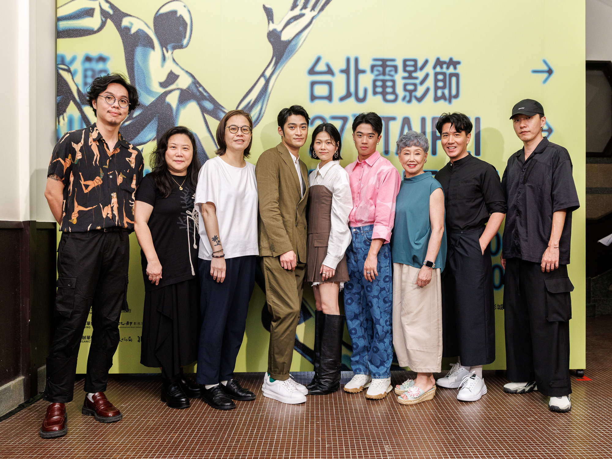 監製莊淳淳、製片黃詩珊偕同導演朱駿騰以及演員們出席《河鰻》首映。（圖／北影提供）