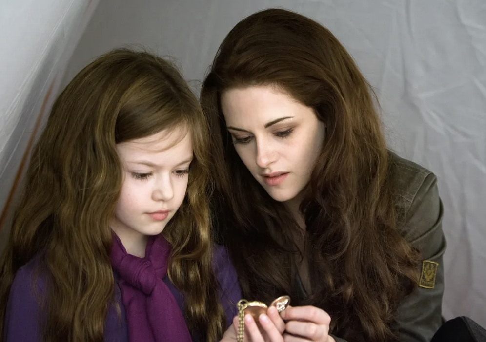 麥肯基·弗依（Mackenzie Foy）以出演暮光之城廣為人知。（圖／翻攝自IG ）