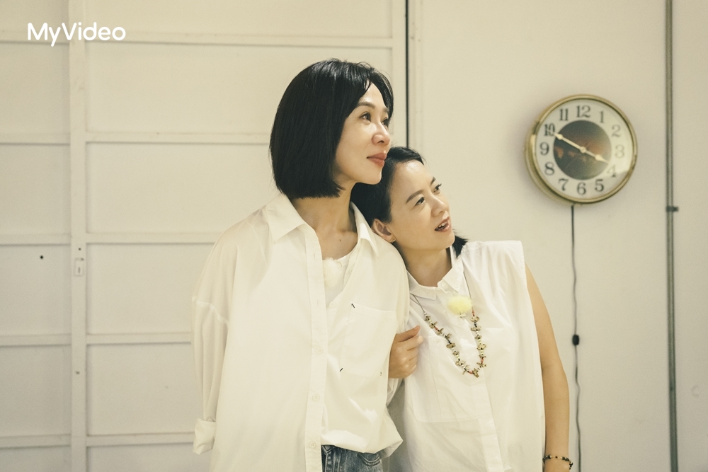 曾寶儀主持的《我們回家吧3》首集嘉賓迎來好友謝盈萱。（圖／MyVideo、三立提供）