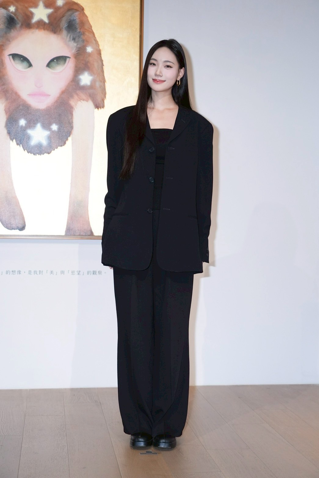 Lily首次舉辦畫展。（圖／記者許方正攝）