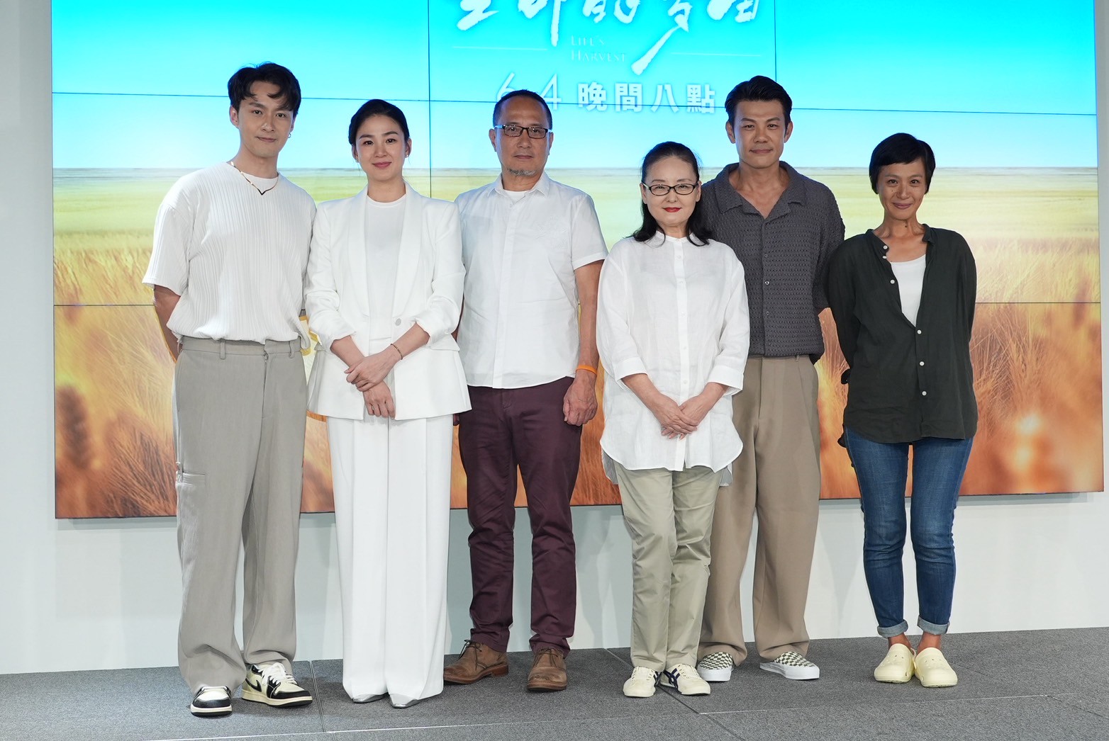 艾偉、王淑娟、洪小鈴、張雁名在劇中是一家人。（圖／記者許方正攝）