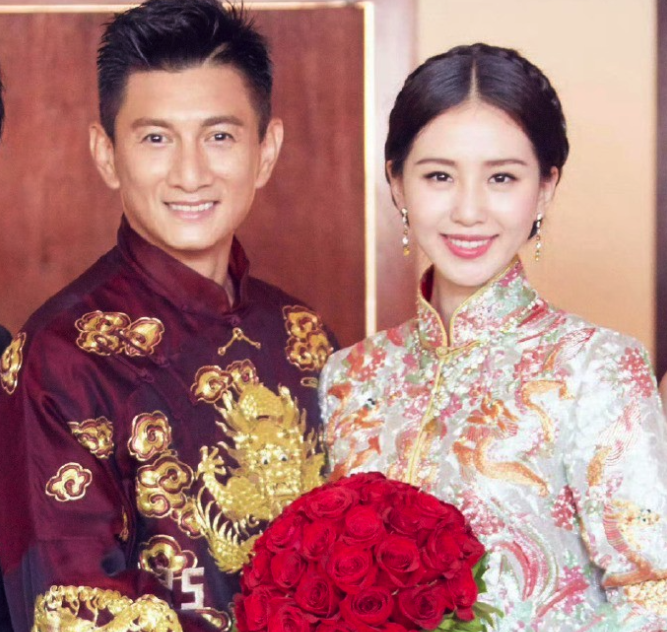 劉詩詩吳奇隆結婚已近10年。（圖／翻攝自微博）