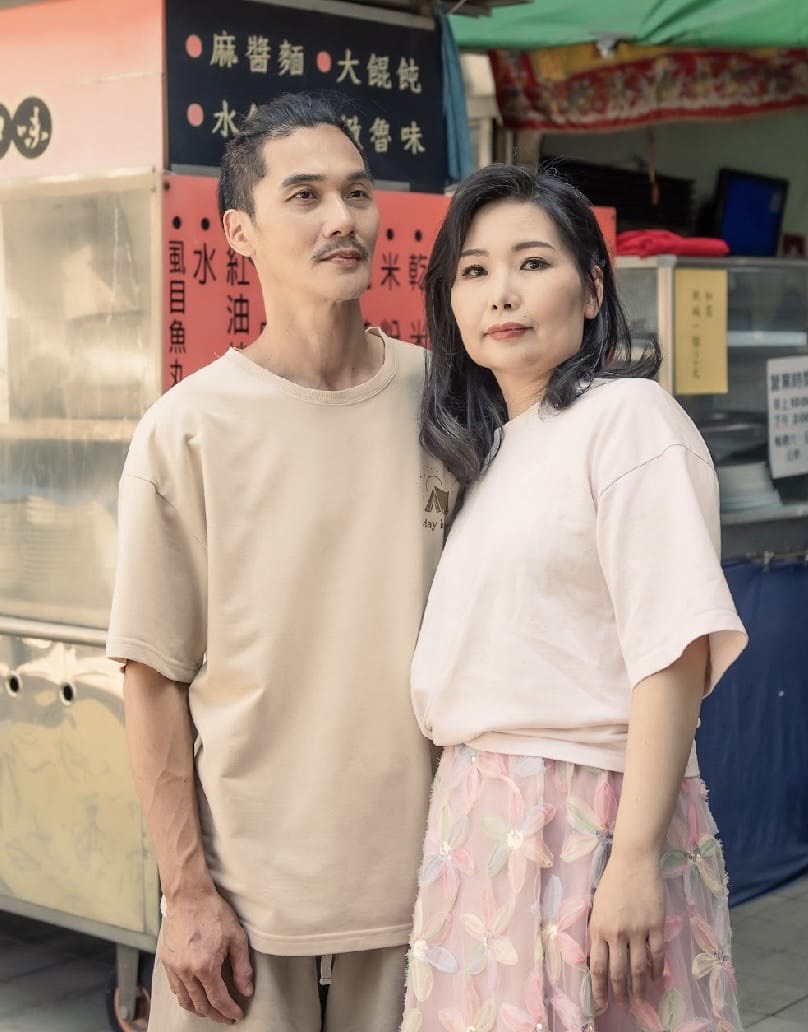 吳玫姗（右）很感謝先生支持圓夢。（圖／酷思玩創意提供）