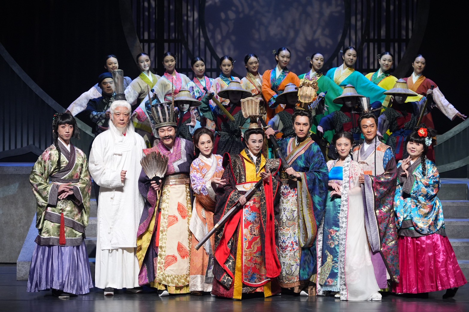 孫翠鳳、王傳一、卓文萱、陳昭婷、林俊逸等人主演全民大劇團音樂劇《情人哏裡出西施》。（圖／記者許方正攝