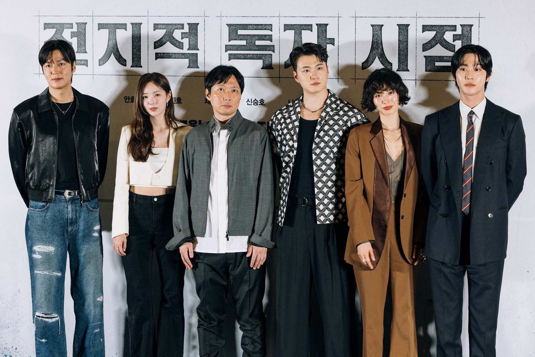 李敏鎬（左起）、蔡秀彬、導演金秉祐、申承浩、NANA、安孝燮。（圖／采昌提供）