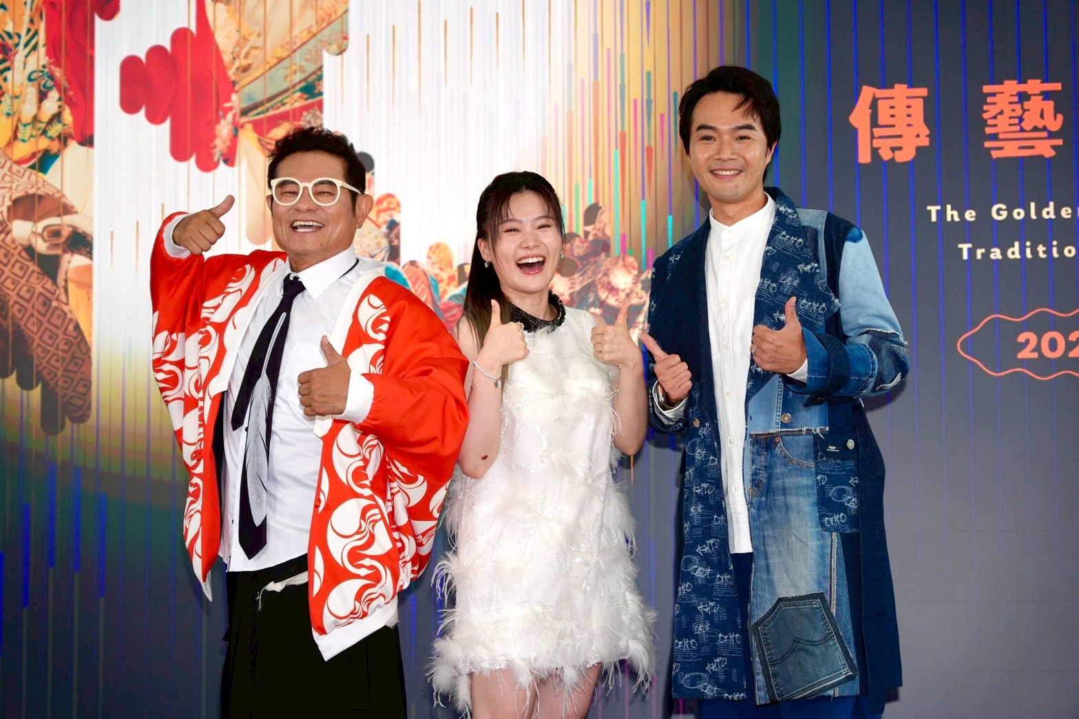 典禮主持人許效舜、楊小黎以及傳藝大道主持人柯大堡。（圖／記者陳明中攝）