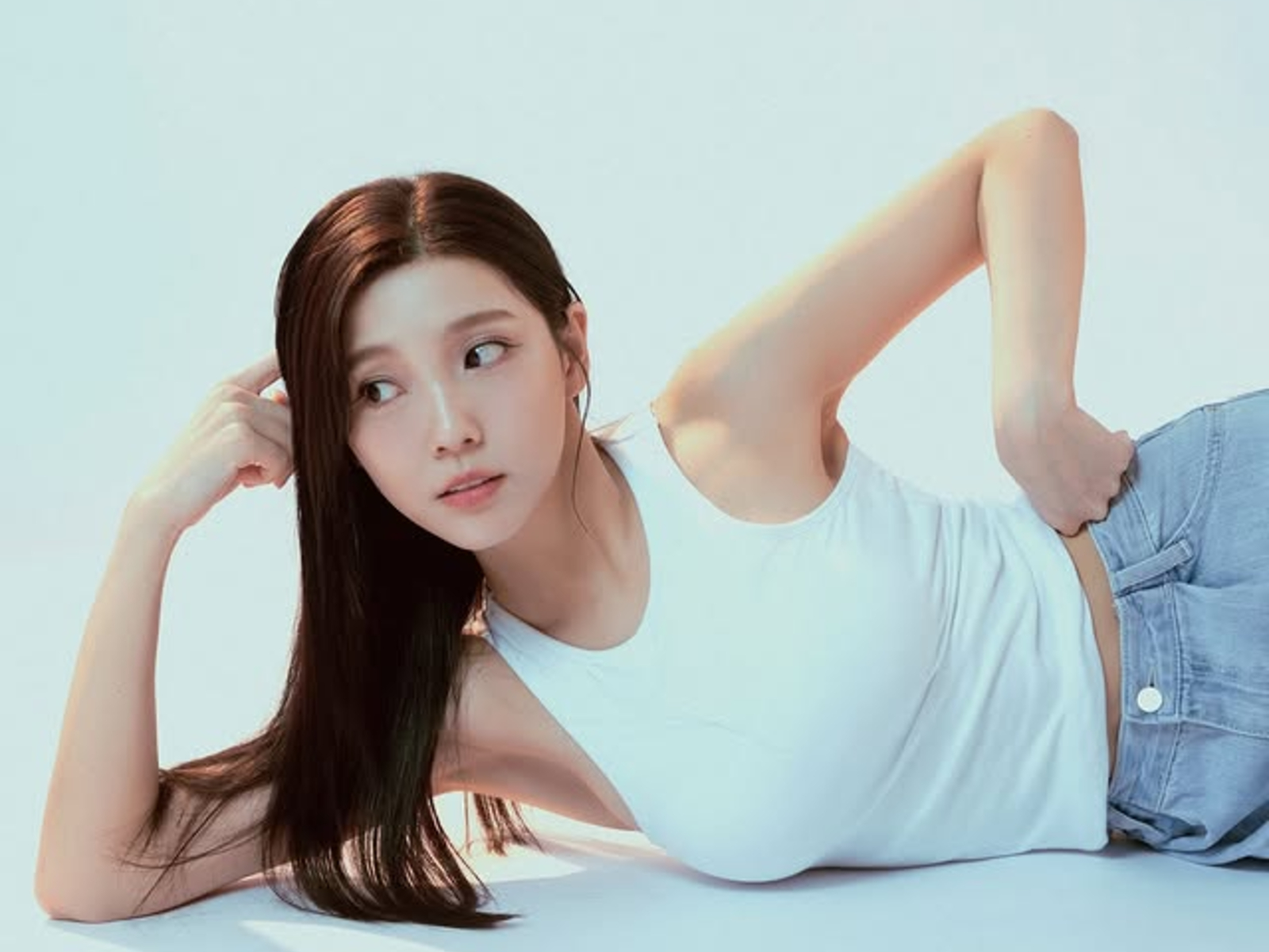 夏子薇以歌手身分參戰《宇宙啦啦隊》。（圖／緯來電視網 提供）