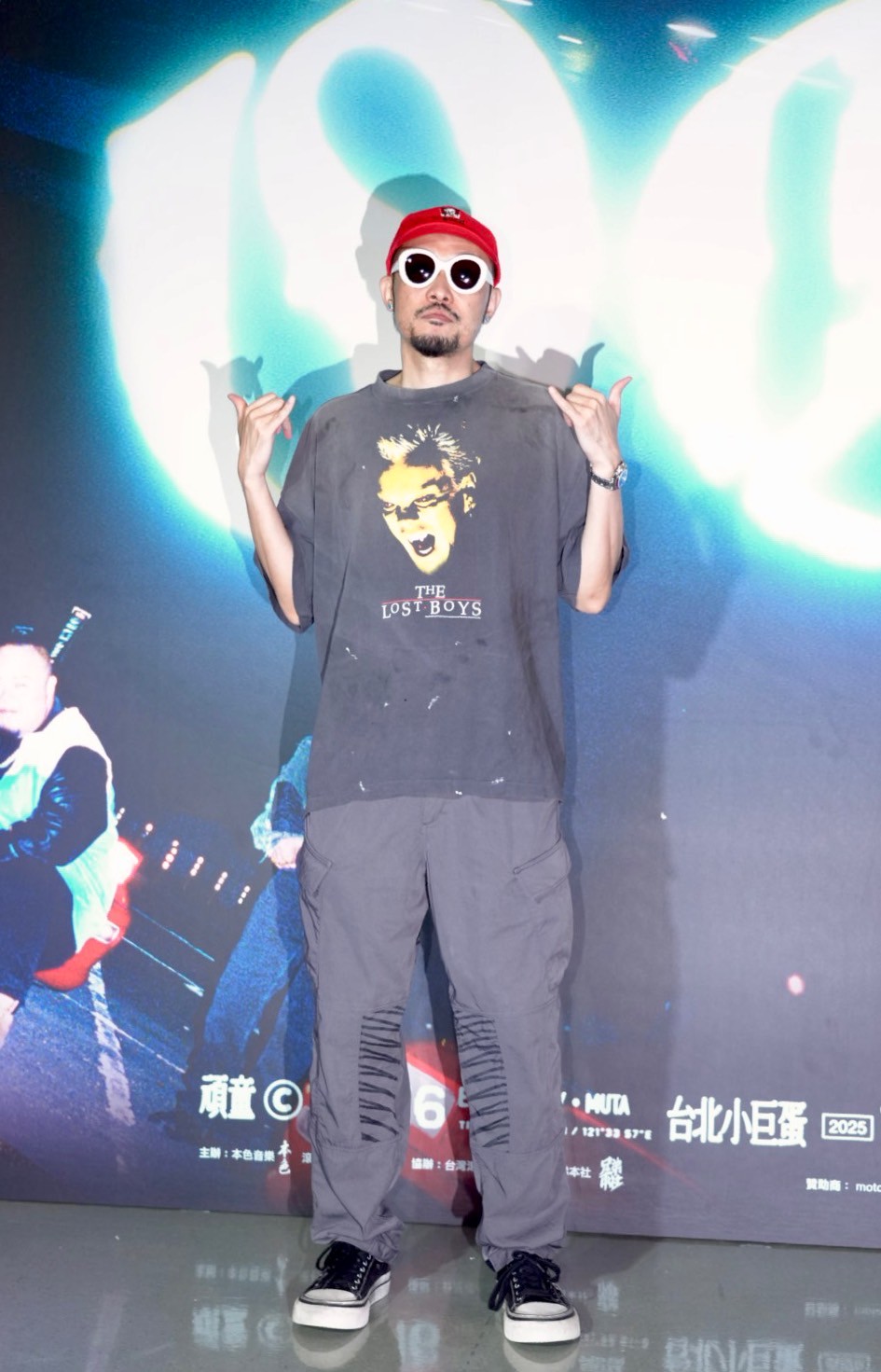 熱狗來力挺同門頑童。（圖／記者陳明中攝）
