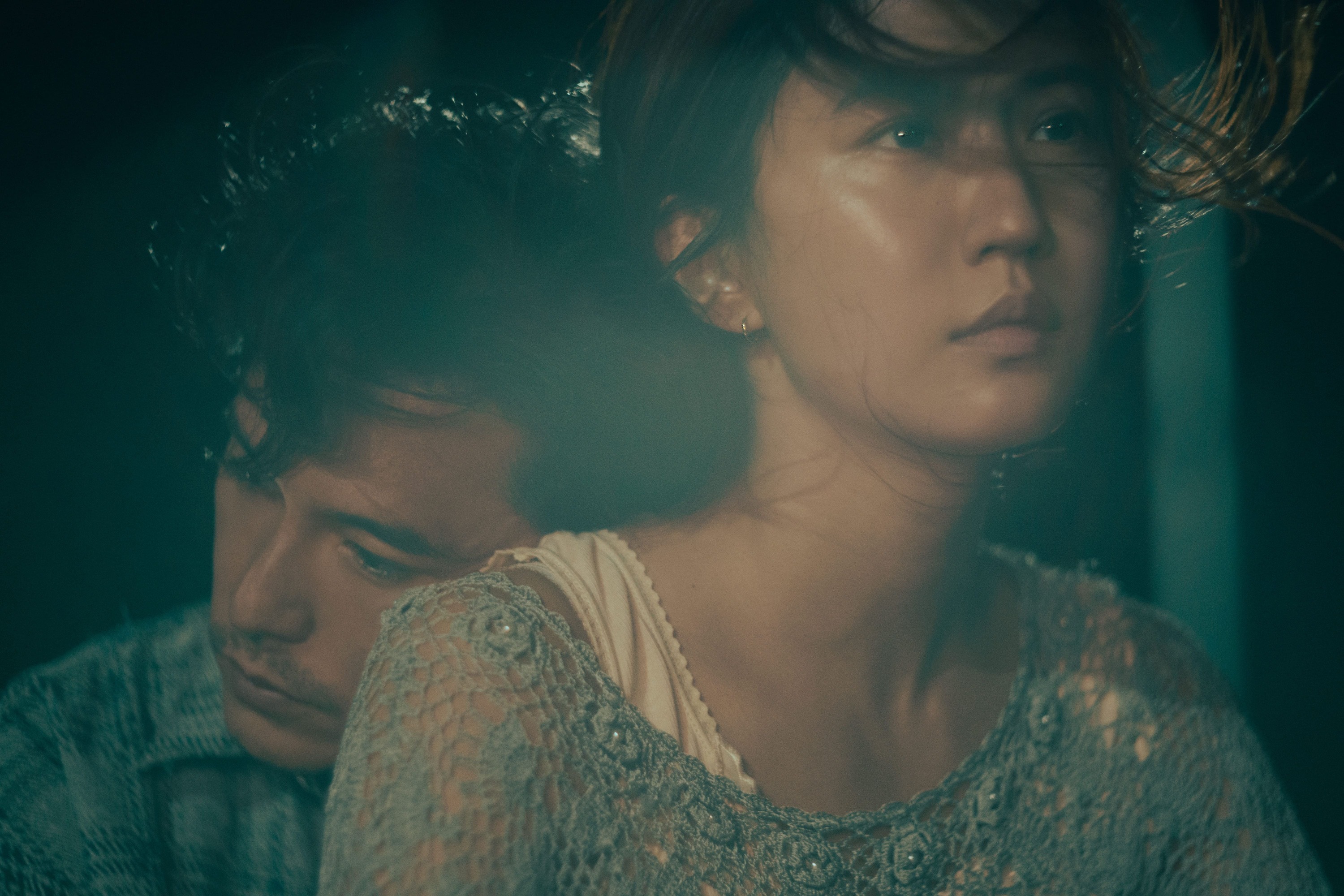 9m88(右) 、邱澤演出舒淇首部編導長片《女孩》。（圖／甲上娛樂提供）