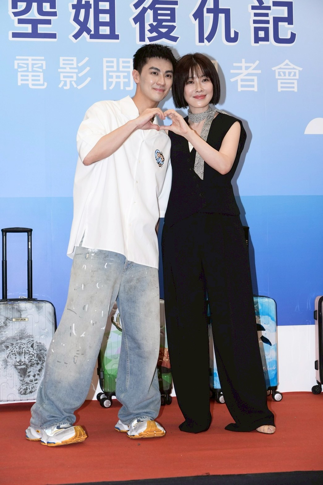李維維（右）和小17歲的陳尚澤有感情戲。（圖／記者許方正攝）