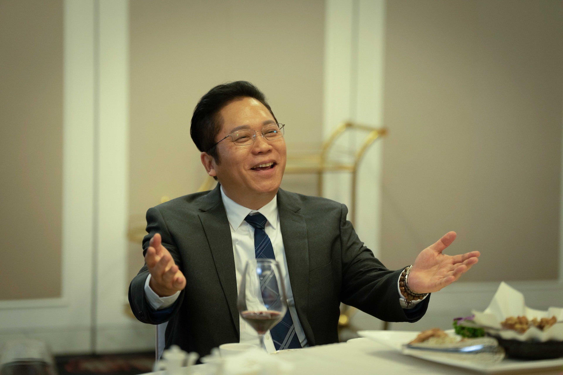 卜學亮以《人選之人》角色回歸。（圖／ CATCHPLAY+、公視、大慕可可提供）