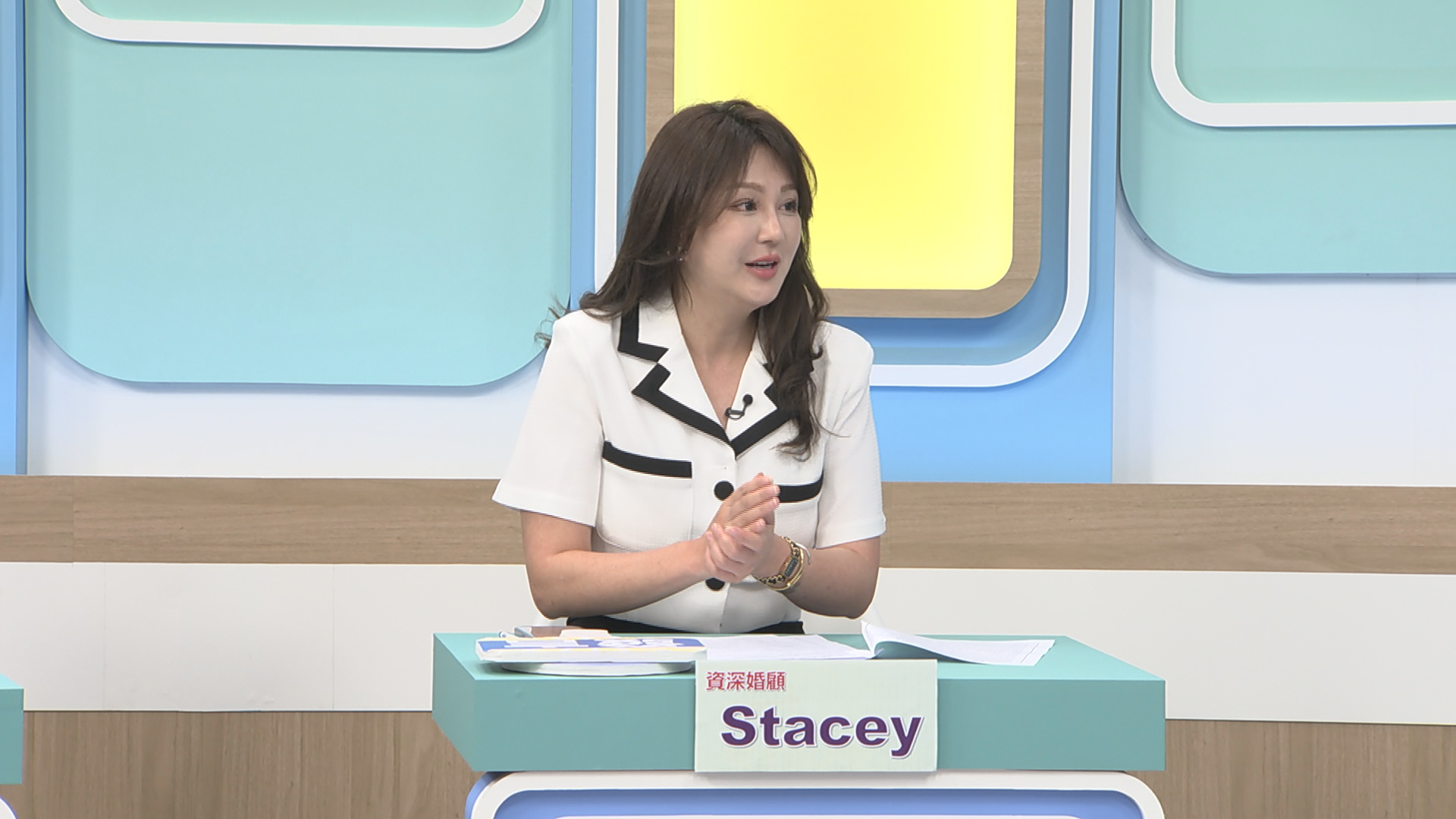 Stacey說結婚時老公梁赫群沒膽要前女友桌。（圖／和展影視提供）