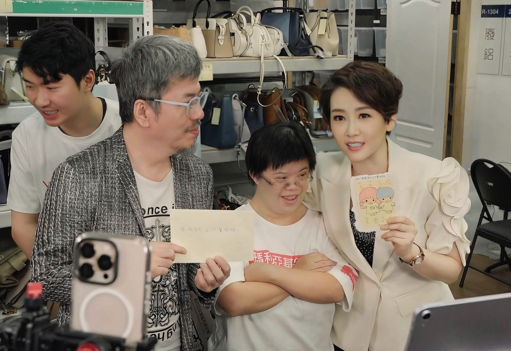 黃國倫、寇乃馨無償為瑪利亞基金會「安老家園」募款直播。（圖／Vannise溫倪詩提供）