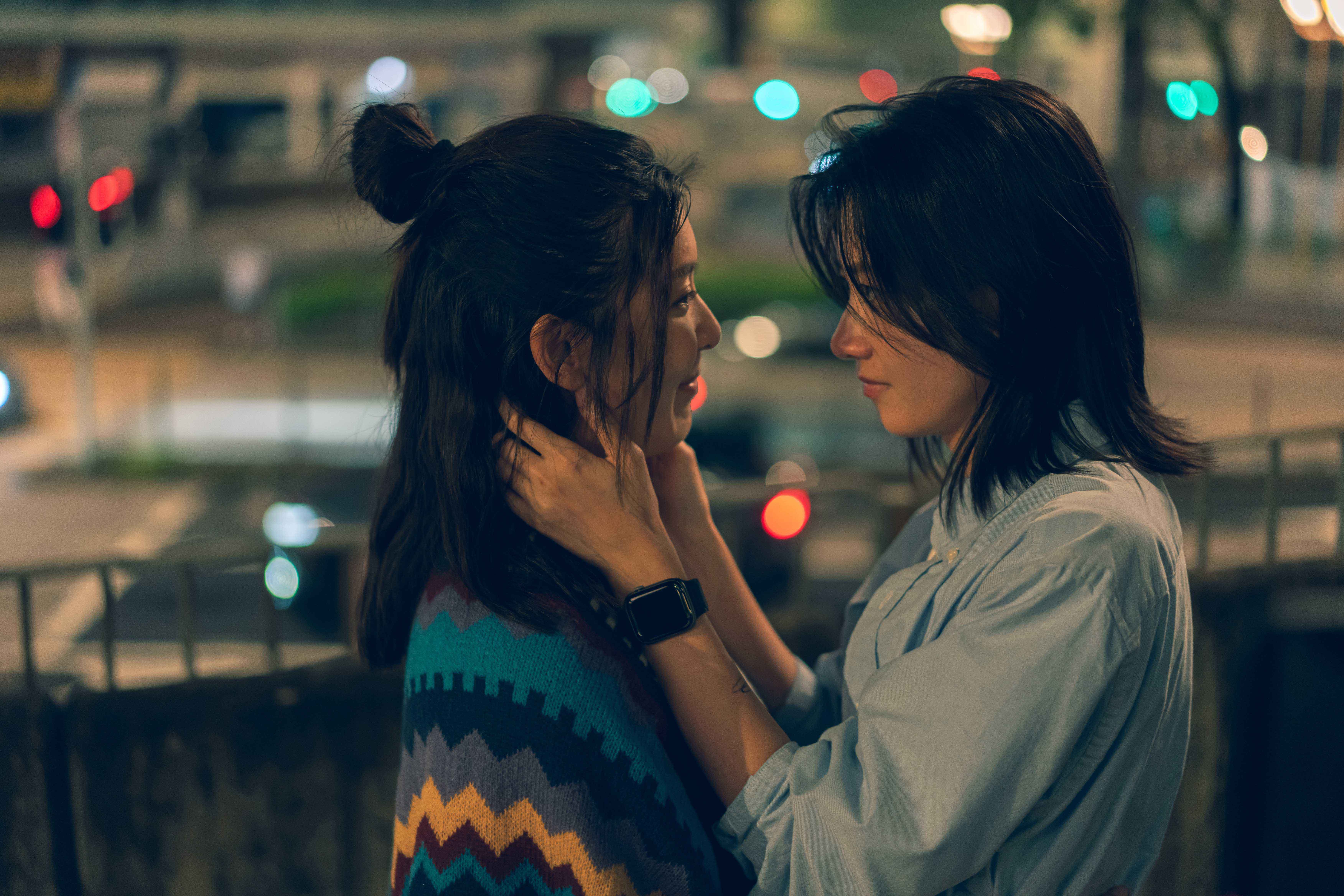 廖子妤（右）和余香凝《女孩不平凡》再續前緣。（圖／綺影發行提供）