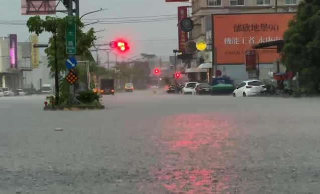 台南淹水。（圖／翻攝畫面）